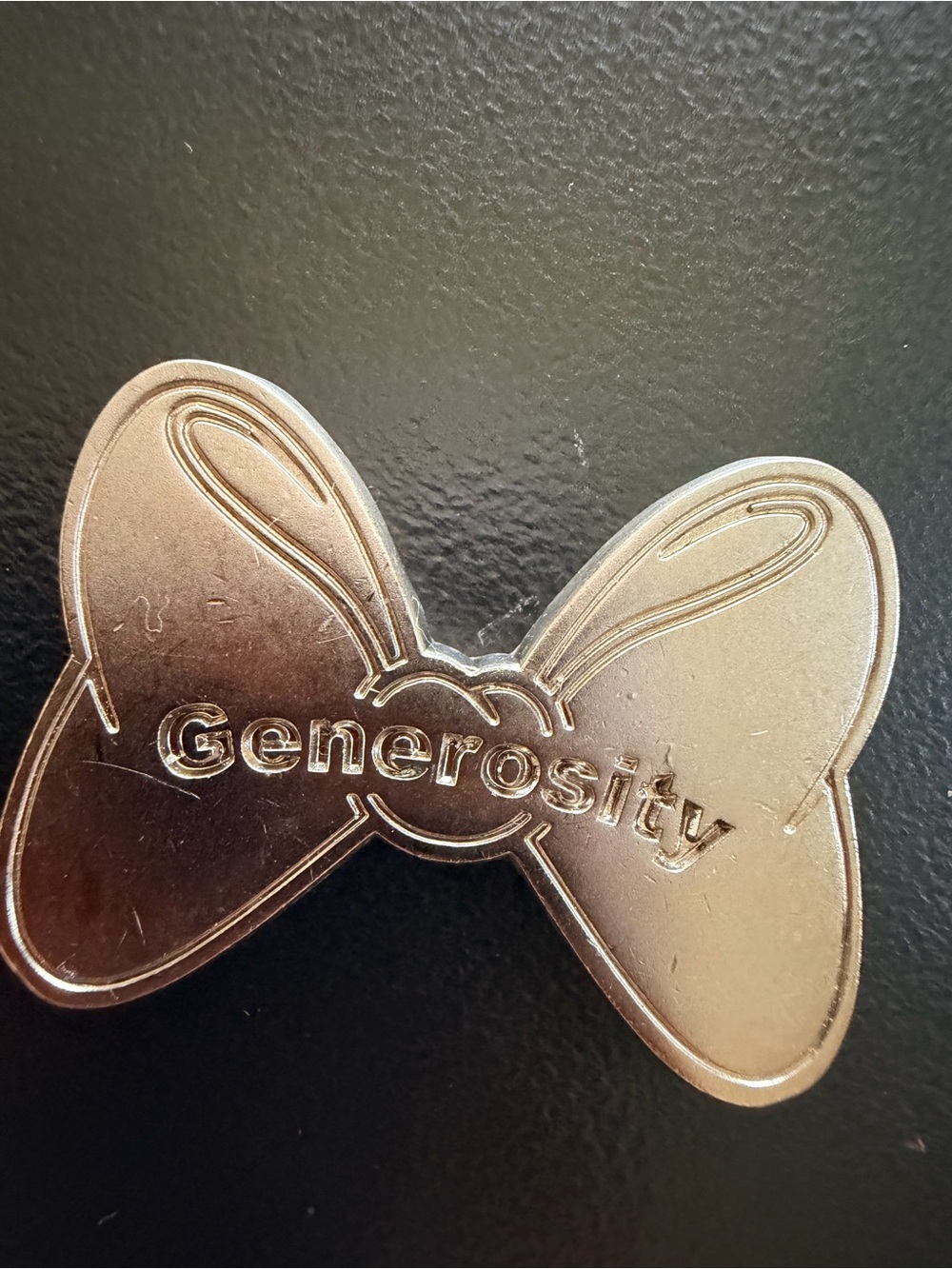 Disney Bow 'Generosity' pieces of magic pocket token
